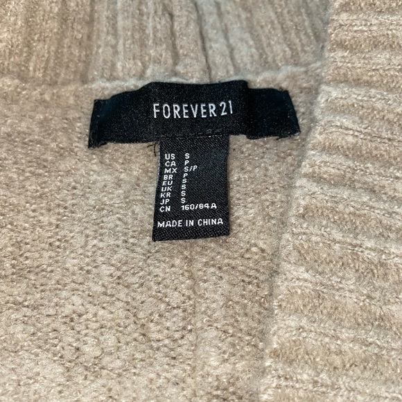 Forever 21 Cardigan - Picture 2 of 2